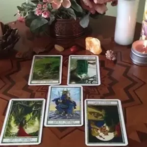 Image de couverture pour le Cours en ligne Explorez Votre Avenir Professionnel avec la Voyance Travail par Tchat Gratuit 🌟