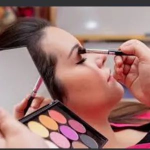 Imagen de portada para Curso online Maquillajes profesionales 