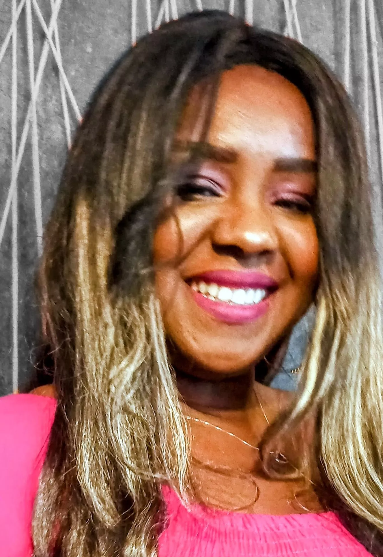 Sobre a Autora Michelly Sparkle é Pedagoga ,Psicopedagoga, Psicanalista, Terapeuta e mentora de propósito, criadora do projeto @renascimentodami e multiplicadora da mensagem de cocriação consciente. Contatos: @renascimentodami Todos os direitos reservados © 2025.