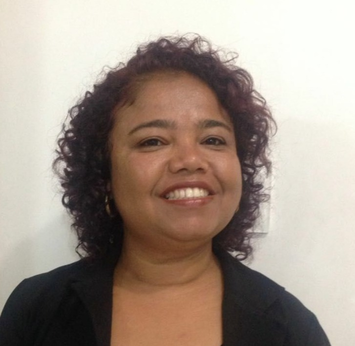 Catia Bittencourt     (PROPRIETÁRIA LOJA DE ROUPAS)