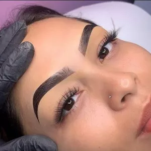 Imagem de capa para o Curso online Sobrancelhas perfeita