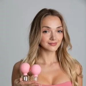 Imagen de portada para Curso online Masaje facial con ventosas con Katia Sol