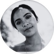 Mariana G. - Diseñadora Gráfica y Técnica en Uñas