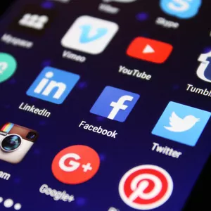 Imagem do curso Influência, Ética e Algoritmos: Navegando a Comunicação Digital com Consciência