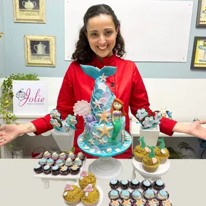 Imagem de capa para o Curso online BDD - Bolos e Doces Decorados com Pasta Americana