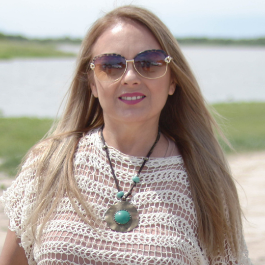 Daniela Salazar – Perú