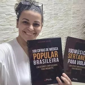 Imagem de capa para o Curso online Combo 100 Cifras de MPB + 100 Cifras Sertanejas (Apostilas Impressas + PDFs Digitais)
