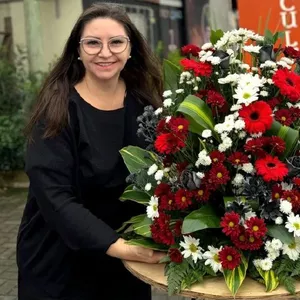 Imagem do curso Arranjo Igreja - Passo a Passo para Montagem de Arranjos com Gerberas e Flores do Campo