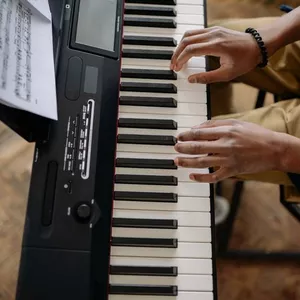 Imagem de capa para o Curso online TECLADO PARA INICIANTES - SAIA DO ZERO