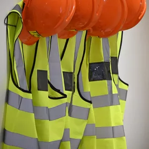 Imagem de capa para o Ebook Guia Completo de Segurança no Trabalho para Iniciantes