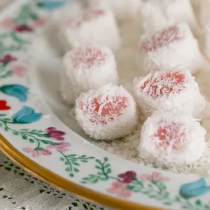 Imagem de capa para o Curso online Curso online: Balas de Coco Recheadas