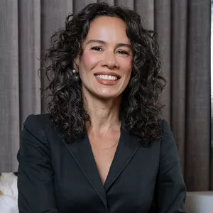 Imagem de Finalizações de Cabelos Naturais — Da Técnica à Identidade criado por Flávia Gomide na hotmart