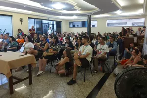 foto Luisa marina palestrando hacktown 2023 5