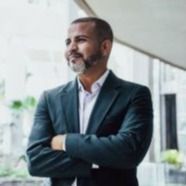 🔹Jesús S., Gerente de Proyectos.