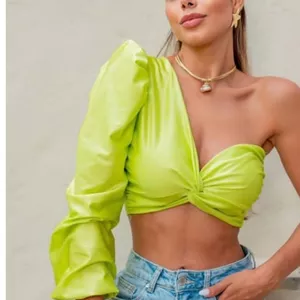 Imagem de capa para o Ebook MOLDE DE CROPPED NULA MANGA