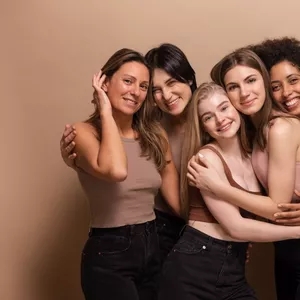 Imagem de capa para o Ebook Consultoria Kibbe - Análise kibbe body type personalizada