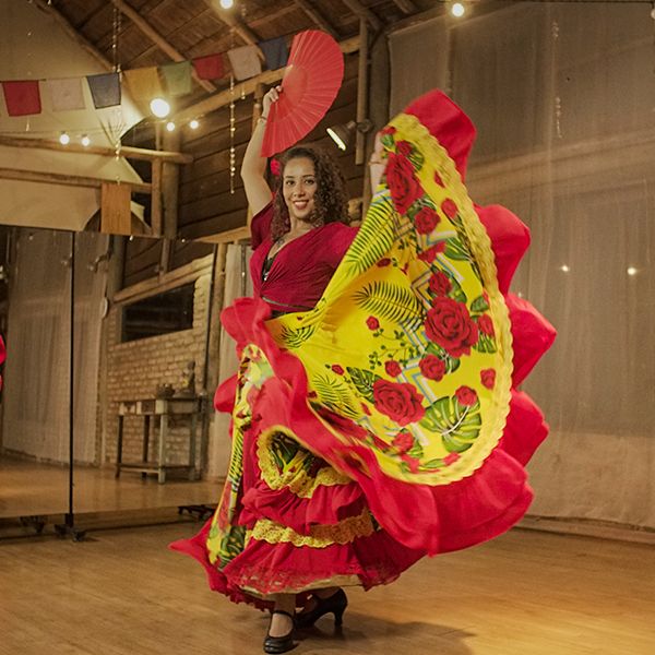 Imagem do curso LEQUE NA DANÇA CIGANA