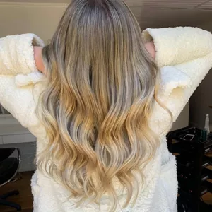 Mechas criativas com secador 