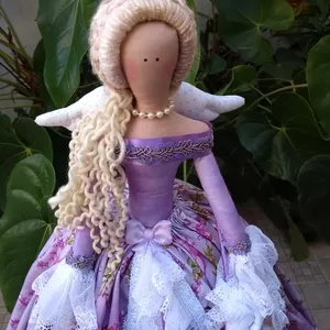 Imagem de capa para o Curso online Tilda Dama Uli (curso com passo a passo a tornando muito fácil de executar) -  Uma boneca coma sofisticação das roupas da século XIX com rendas e anáguas a tornando incrivelmente irresistível de penteados 