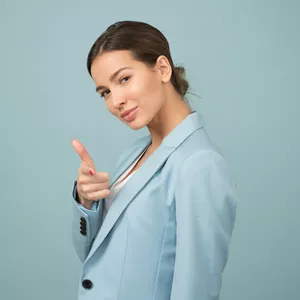 Imagem de capa para o Ebook "Confiança Imbatível: Como Parar de se Auto-Sabotar e Realizar Seus Sonhos"