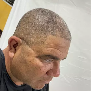 Imagem de capa para o Curso online técnica de corte militar basico e acabamento ! 