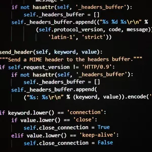 Imagem de capa para o Ebook Desvende os Segredos da Cobra: Curso Completo de Python