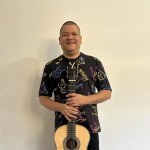 Imagem de capa para o Curso online Descomplicando os modos gregos no violão