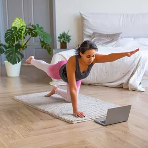 Imagen de portada para Curso online Pilates Fácil: 28 Días para Ponerte en Forma sin Equipos.