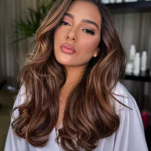 Imagem de capa para o Curso online Curso de Mechas - Loira e Morena Iluminada