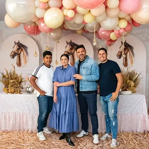Imagem de capa para o Curso online Country Chic Masterclass: Decoração de Festas do Zero ao Luxo com Amora Chantilly, Marco César & Thiago Lopes