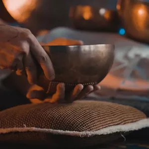 Imagem de capa para o Curso online Taças Tibetanas e seus Protocolos 