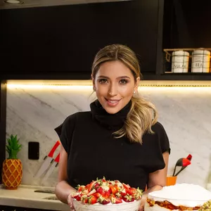 Imagem de capa para o Curso online Marcella Melo - Black Friday Curso de natal