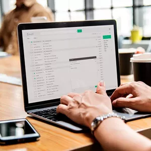 Imagem de capa para o Curso online Curso de Design/Marketing