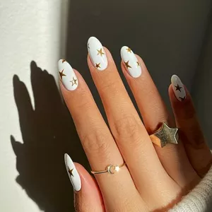 Imagen de portada para Curso online Más de 10 opciones para uñas blancas💅😎