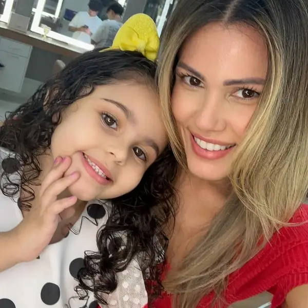 Camila Ferreira – Mamá de Laura (6 años)