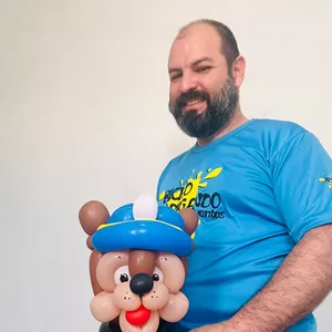 Imagem de capa para o Curso online modelando balões