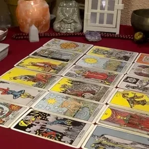 Imagen de portada para Curso online 🔮 Descubre el Poder del The Light Seer's Tarot Español 🌟