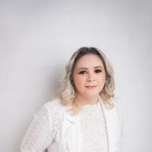 Imagem de Limpeza de pele Profissional criado por Leila Loreto Mentora de Estiticistas na hotmart