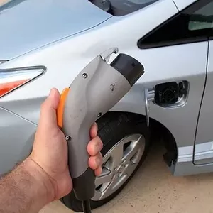 Imagem de capa para o Curso online Mecânico de Carros Elétricos e HÍbridos  (100% Presencial)