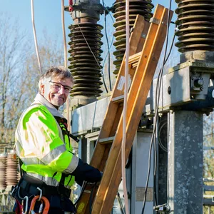 Imagem de capa para o Curso online Formação Operador de Subestações de Energia