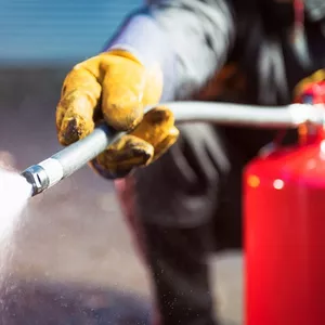 Imagem de capa para o Ebook PRINCIPIO E COMBATE A INCÊNDIO NR 23