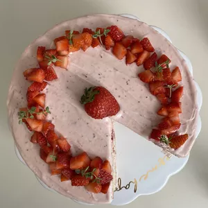 Imagem de capa para o Curso online Bolo Sonho de Morango Nat Cakes