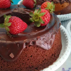 Imagem de capa para o Ebook Apostila: Aprenda 25 receitas incríveis de bolos caseiros