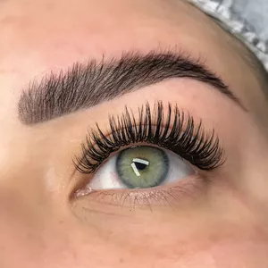 Imagem de capa para o Curso online METODO EXTENSÃO DE CILIOS BRAD