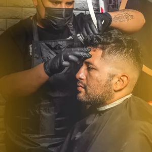 Imagem de curso básico de barbeiro criado por Thalissom na hotmart