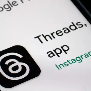 Imagem de capa para o Ebook Threads: A Nova Dimensão das Conexões Digitais