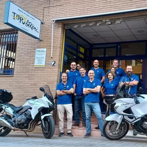 Imagen de portada para Curso online Descubre España, Marruecos y Europa en moto: Aventuras sobre dos ruedas