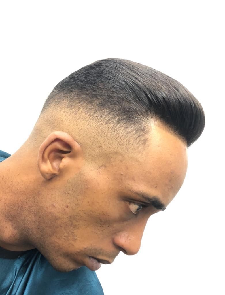 Imagem do curso curso completo do basico ao penteado do Elvis passo a passo 