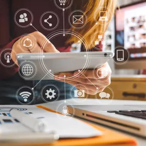 Imagem de capa para o Ebook ESTRATÉGIAS EFICAZES DE MARKETING POLÍTICO: CONQUISTANDO ELEITORES E CONSTRUINDO CREDIBILIDADE