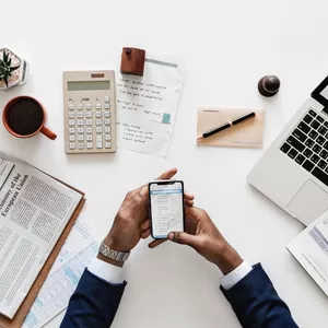 Imagem de capa para o Curso online Auxiliar Administrativo e RH